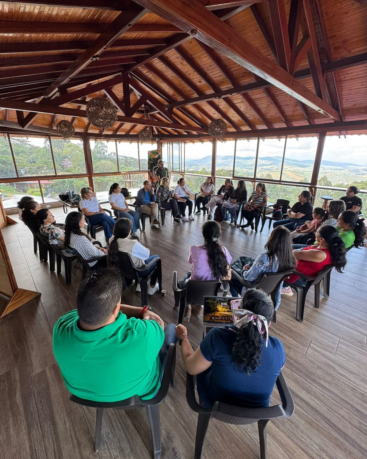 Turismo y Bioeconomía para empoderar a mujeres en Aratoca