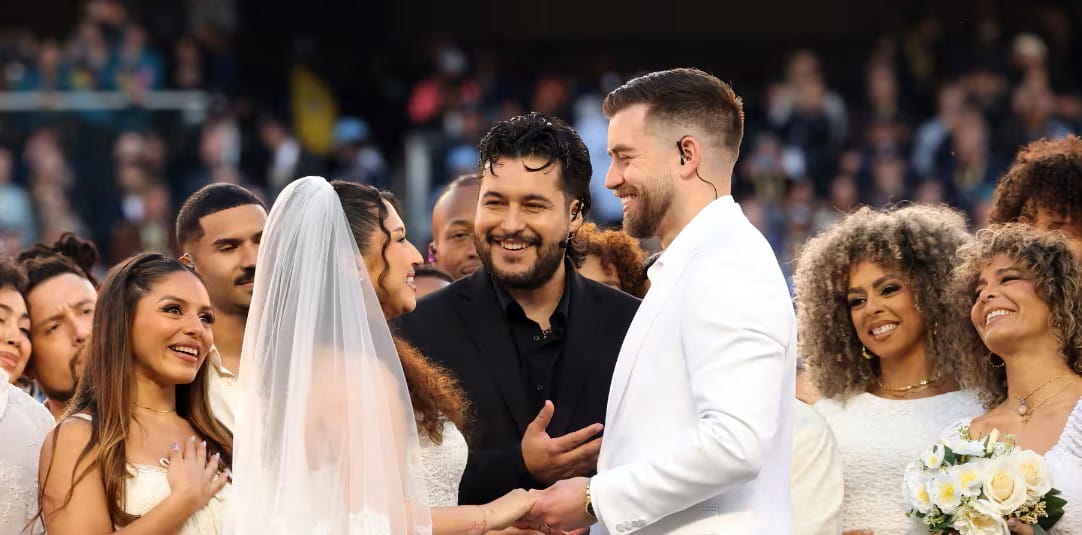 La boda representada en el show del Super Bowl fue real