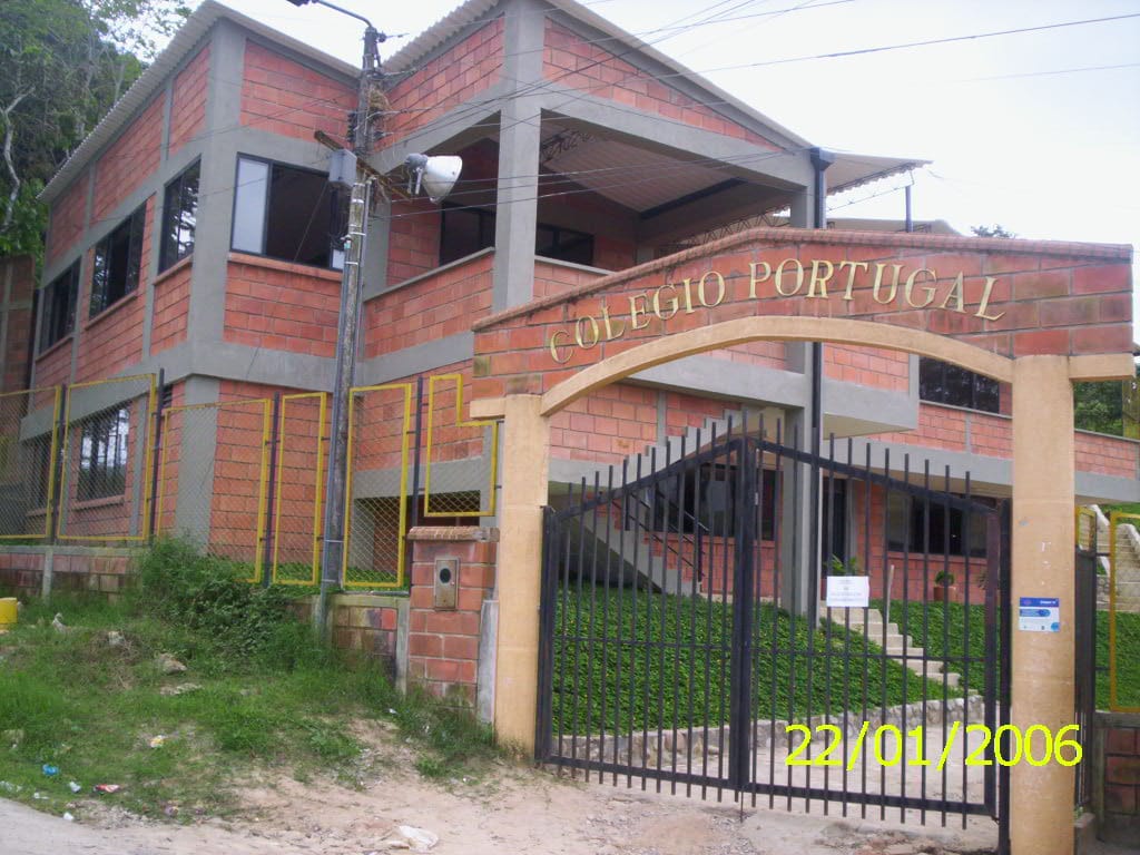 Muro agrietado tiene en peligro a estudiantes de colegio de Lebrija