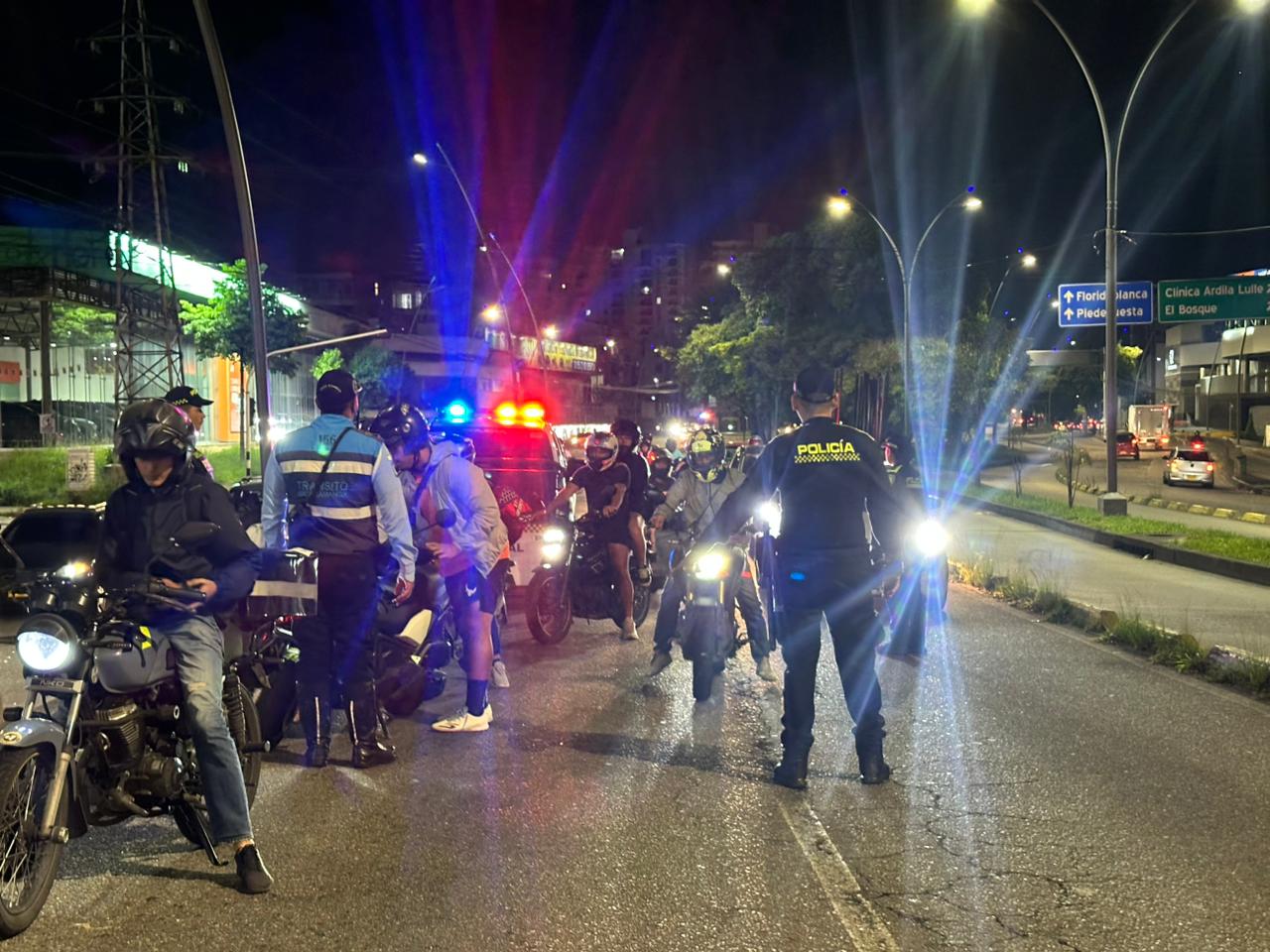 Alcaldía alista nueva restricción nocturna para las motocicletas
