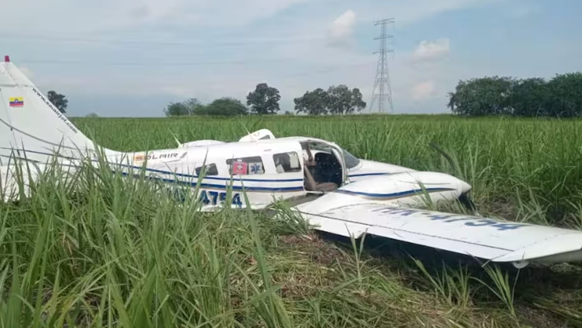 Avioneta terminó fuera de la pista tras aterrizaje en aeropuerto Alfonso Bonilla Aragón