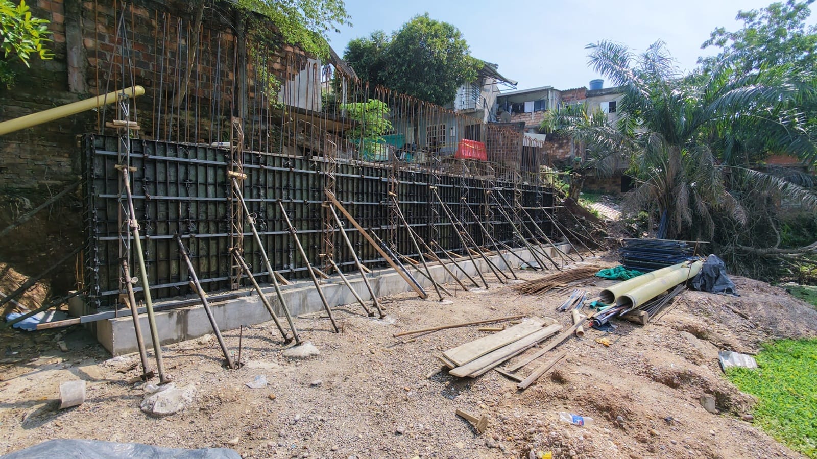Muro de contención disminuye riesgo de inundación en la Isla del Zapato en Barrancabermeja