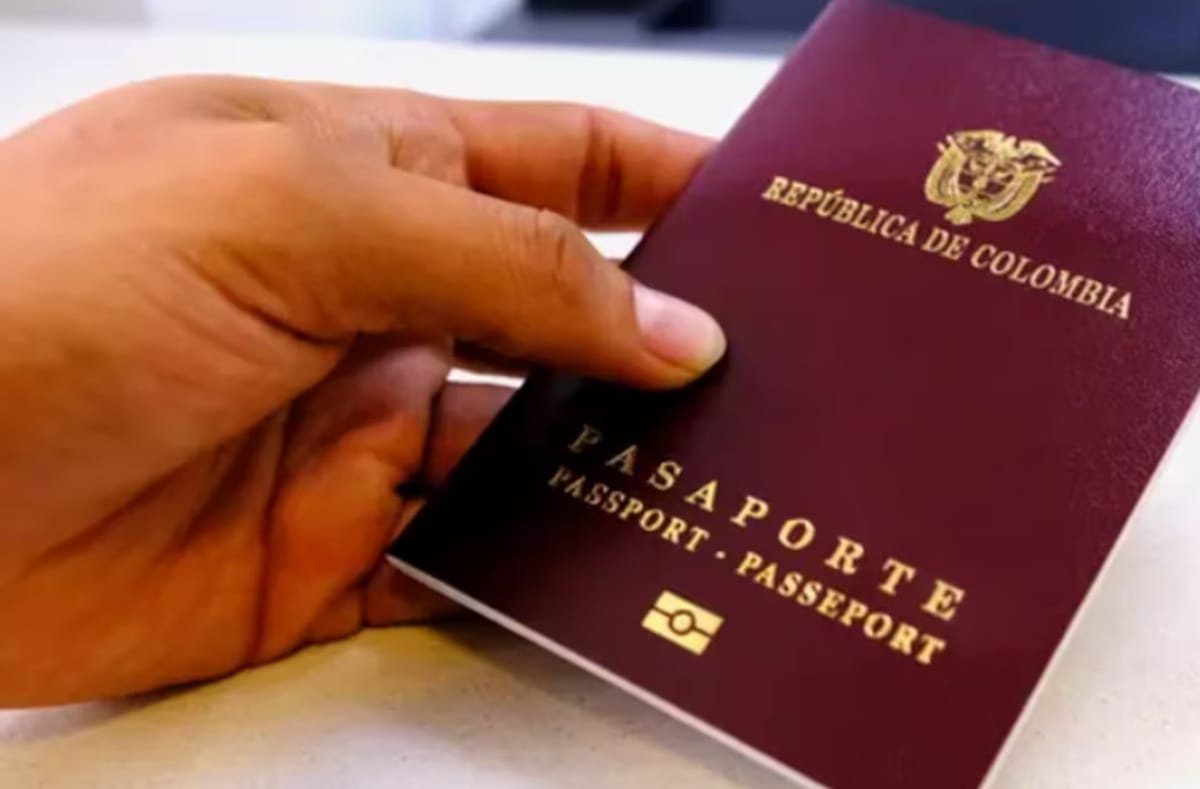 Ocho días de trámite de pasaportes sin citas anticipadas en Santander