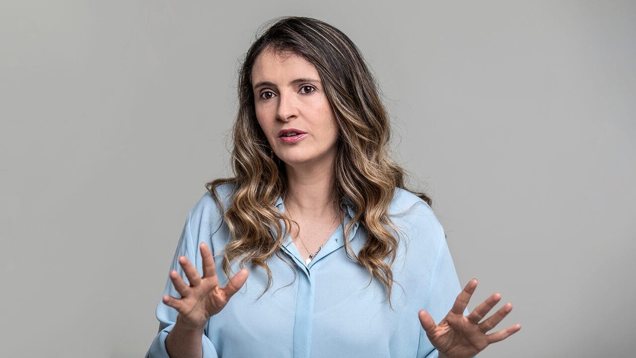 Para pagar salario mínimo hay que bajar los impuestos Dice candidata presidencial Paloma Valencia