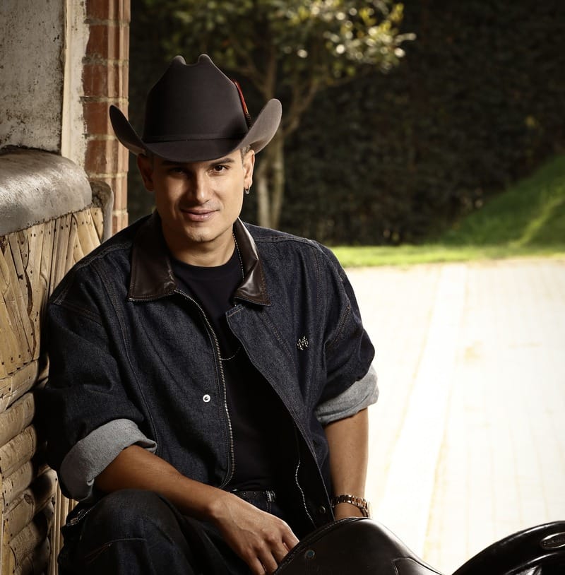 Pipe Bueno estrena el himno de desamor y empoderamiento