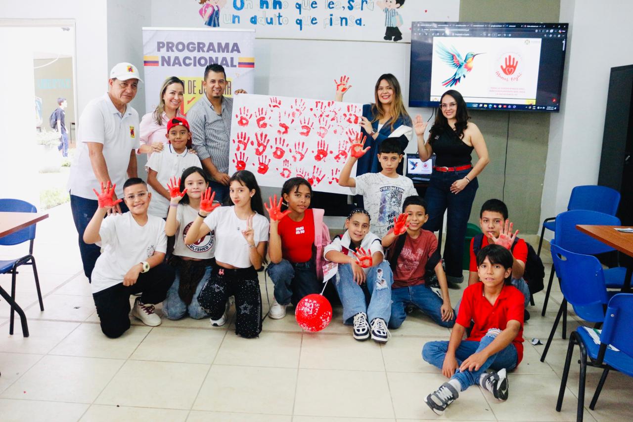 Manos  Rojas  contra el reclutamiento infantil se tomó a Floridablanca