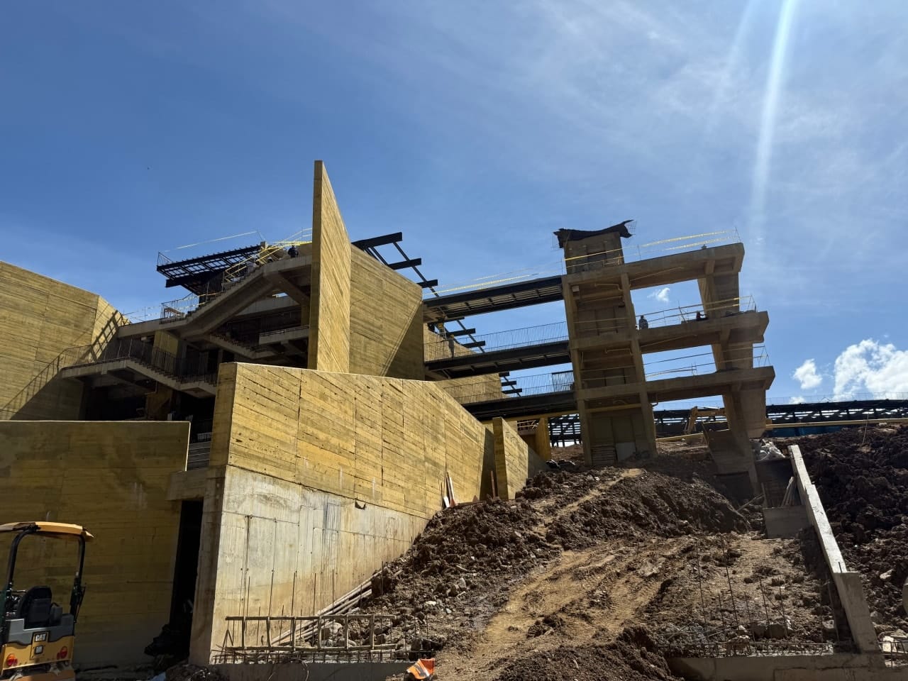 Construcción UIS Málaga refuerza encuentros con las comunidades