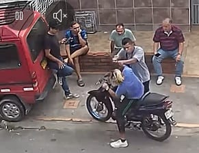 Fue por amor y salió en modo supervivencia: instagramer bumangués pasó su peor rato al encontrarse con el esposo de su novia