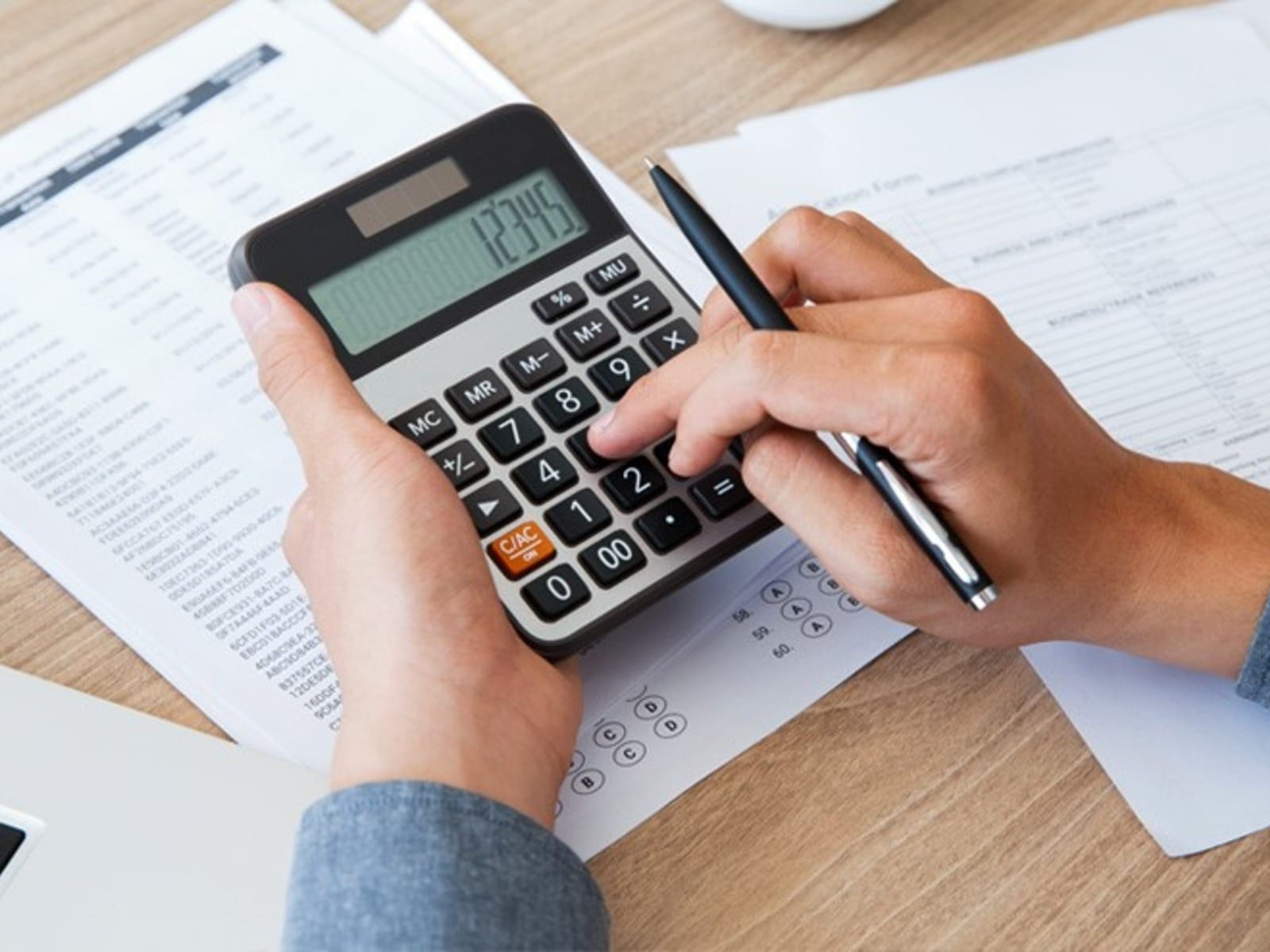 Las 5 deudas que debe revisar antes de que suban las tasas de interés