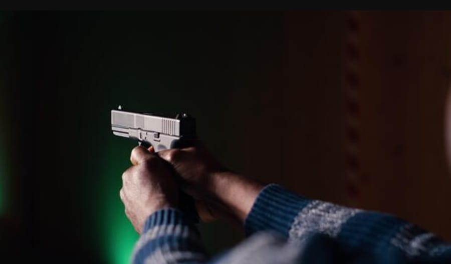 Dos delincuentes protagonizaron balacera dentro de un local en Bucaramanga