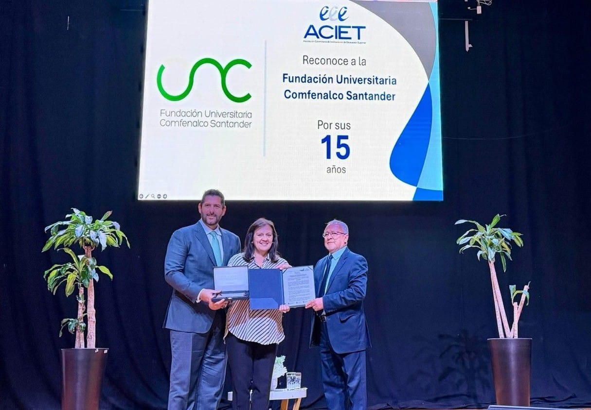 UNC de Comfenalco Santander recibió reconocimiento de la ACIET