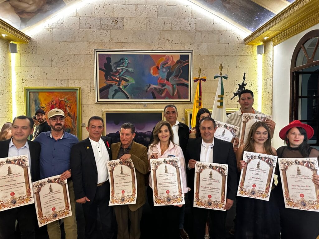 Estudiante UIS recibió reconocimiento del Palacio Nacional de Arte en Medellín