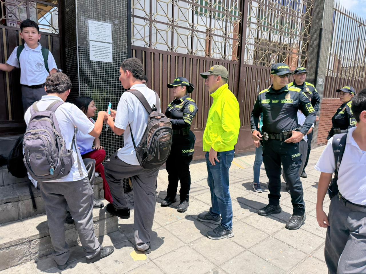 Jornada por la Seguridad Escolar fortalece la prevención y convivencia en instituciones educativas de Bucaramanga
