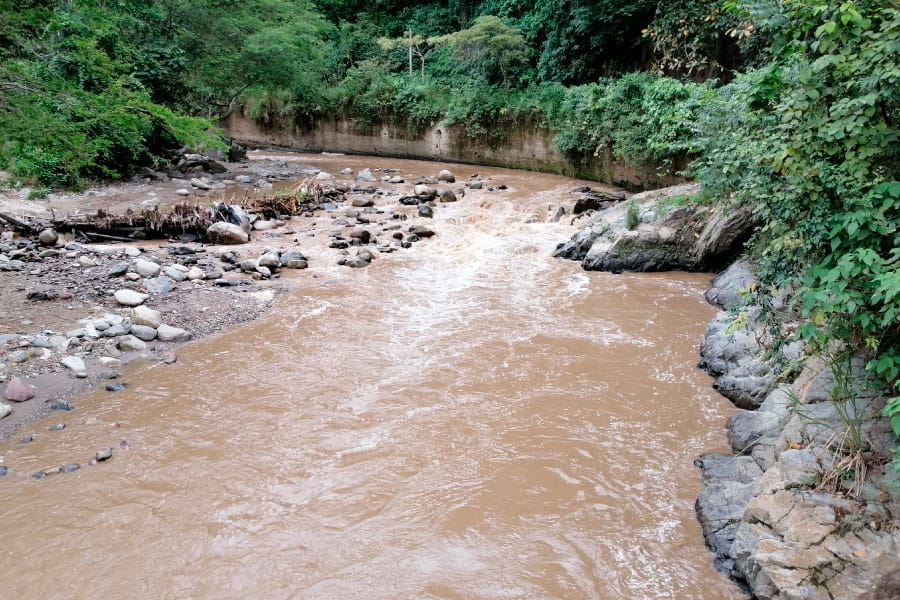 Continúa búsqueda de joven desaparecido en el río Lebrija
