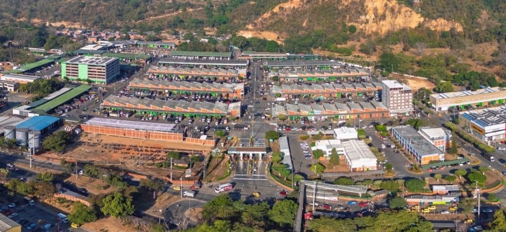 Bloqueos viales elevan precios de alimentos en Santander