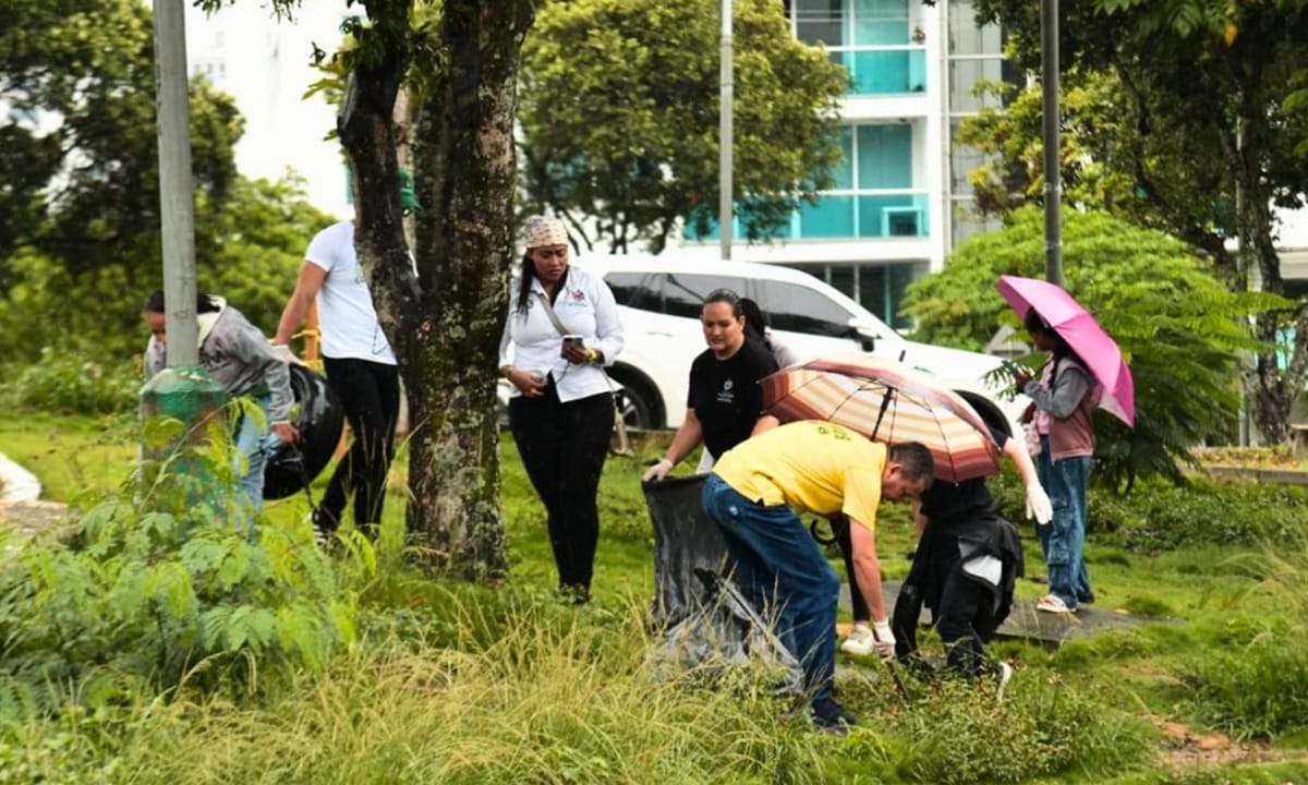 Funcionarios de la Alcaldía  sacaron de las calles tres toneladas de basura en Bucaramanga