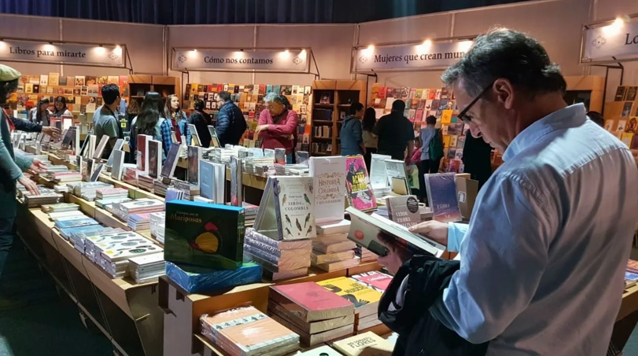 UTS lanza libro en la FILBo sobre 136 años de esfuerzo académico