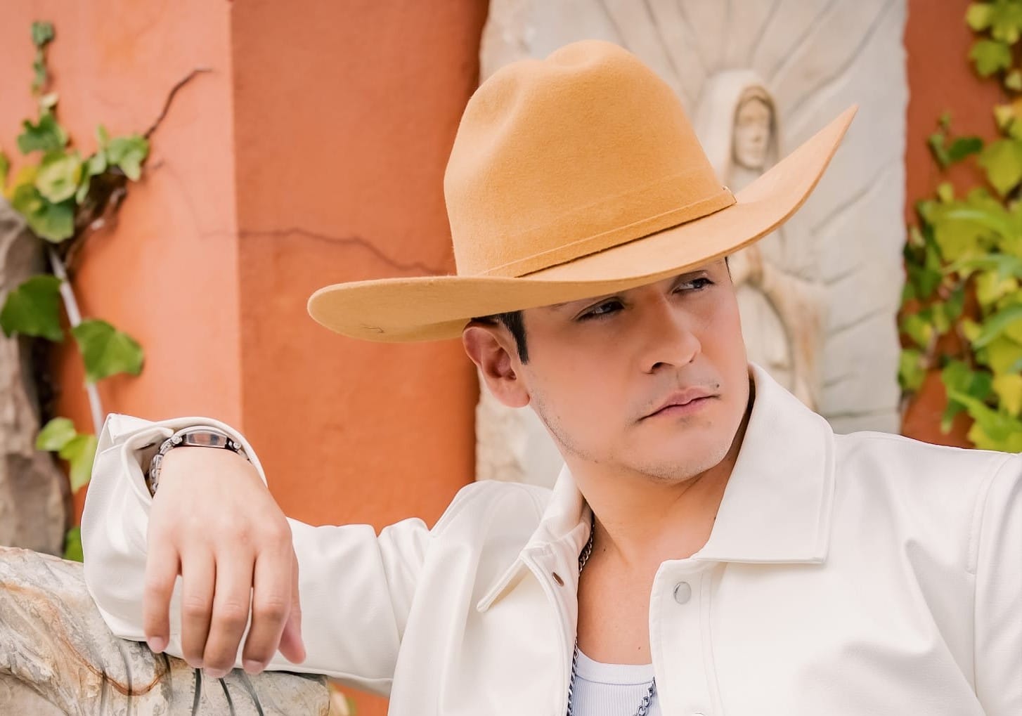 Juan Pablo Navarrete lo dice todo en “Como la flor”