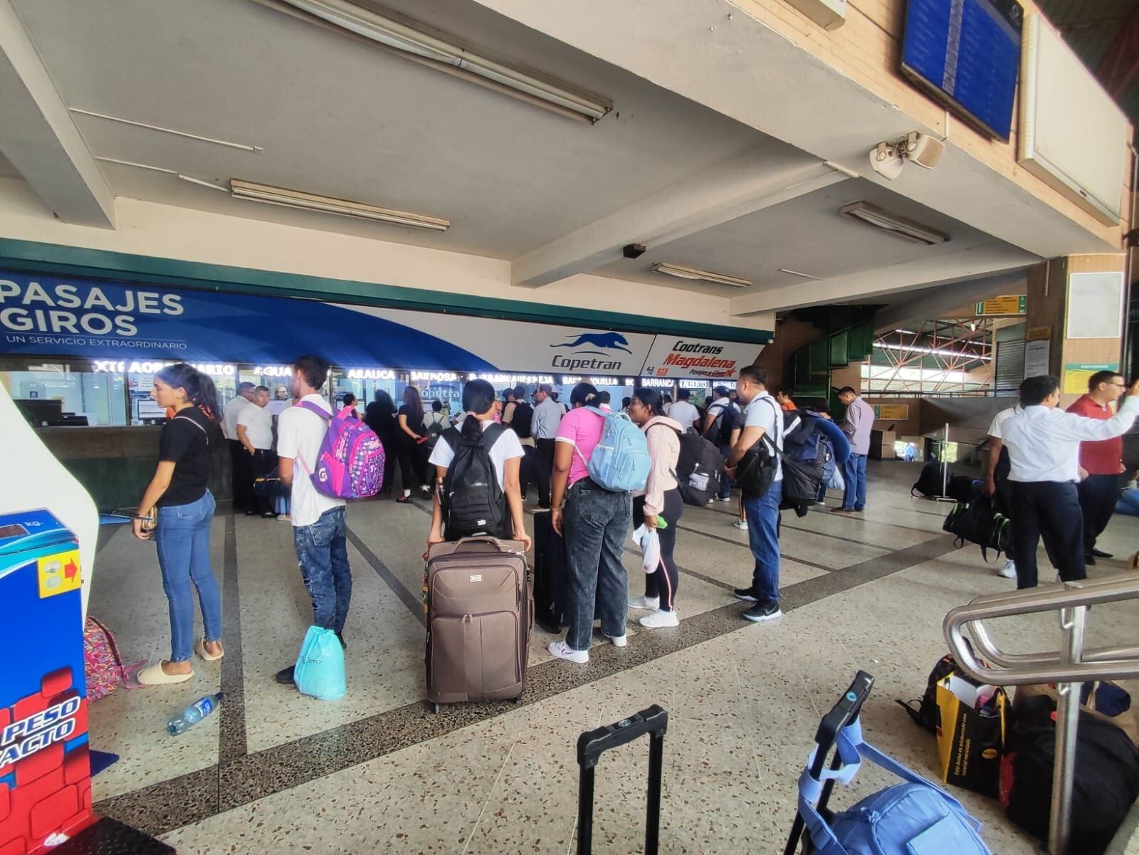 Terminal de Transportes opera con mínimos por los bloqueos en Santander