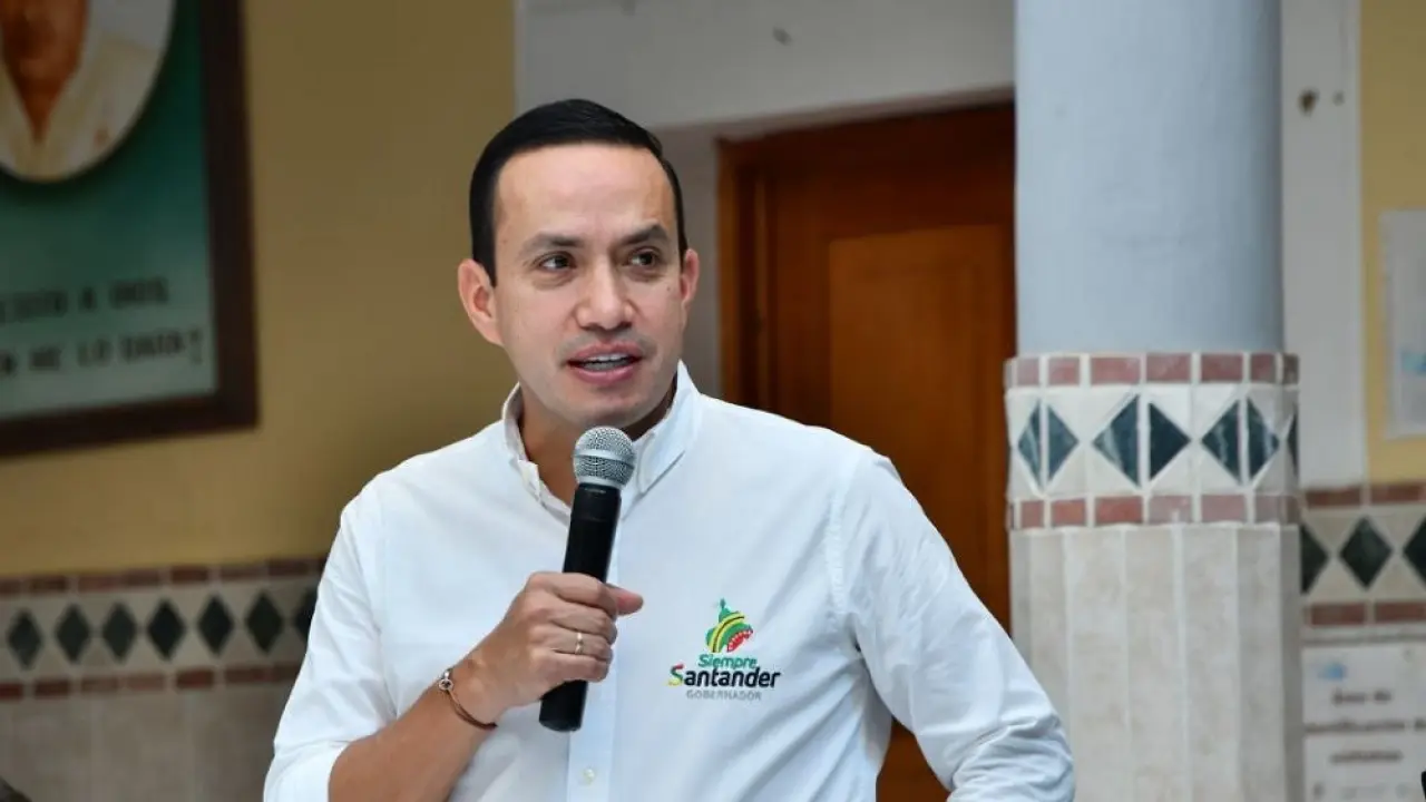 Exgobernador Mauricio Aguilar hospitalizado tras fuerte caída en competencia ciclística en Valledupar