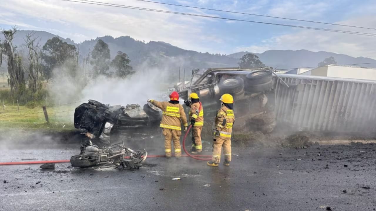 5 santandereanos fallecidos en violento accidente vía Zipaquirá- Ubaté