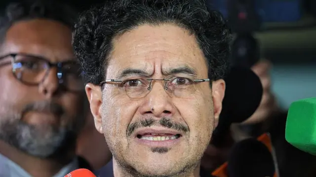 Expresidente Uribe señaló a Iván Cepeda como el responsable de asedios a su casa y a su familia
