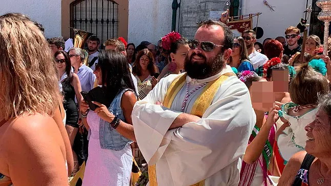 Saldrá de prisión con los pies por delante: esta es la historia del párroco que drogaba, violaba y grababa a sus feligresas