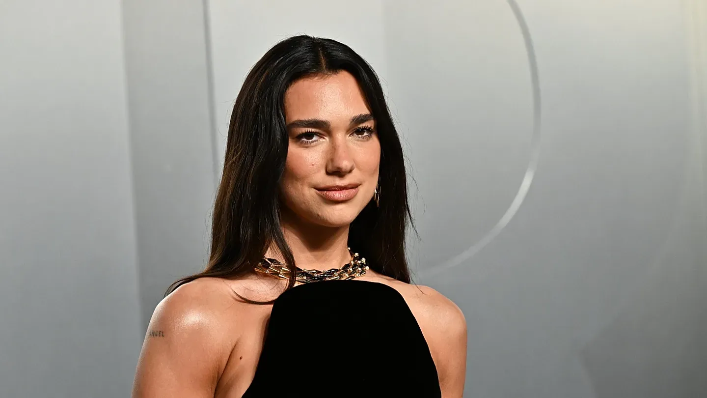 Dua Lipa demanda a Samsung por uso no autorizado de su imagen en televisores