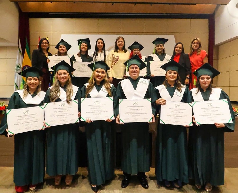 Celebración de grados en la Fundación Universitaria Comfenalco Santander