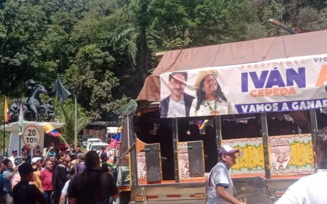 Senadora petrista anuncia demandas contra uribistas que bloquearon su entrada a Charalá