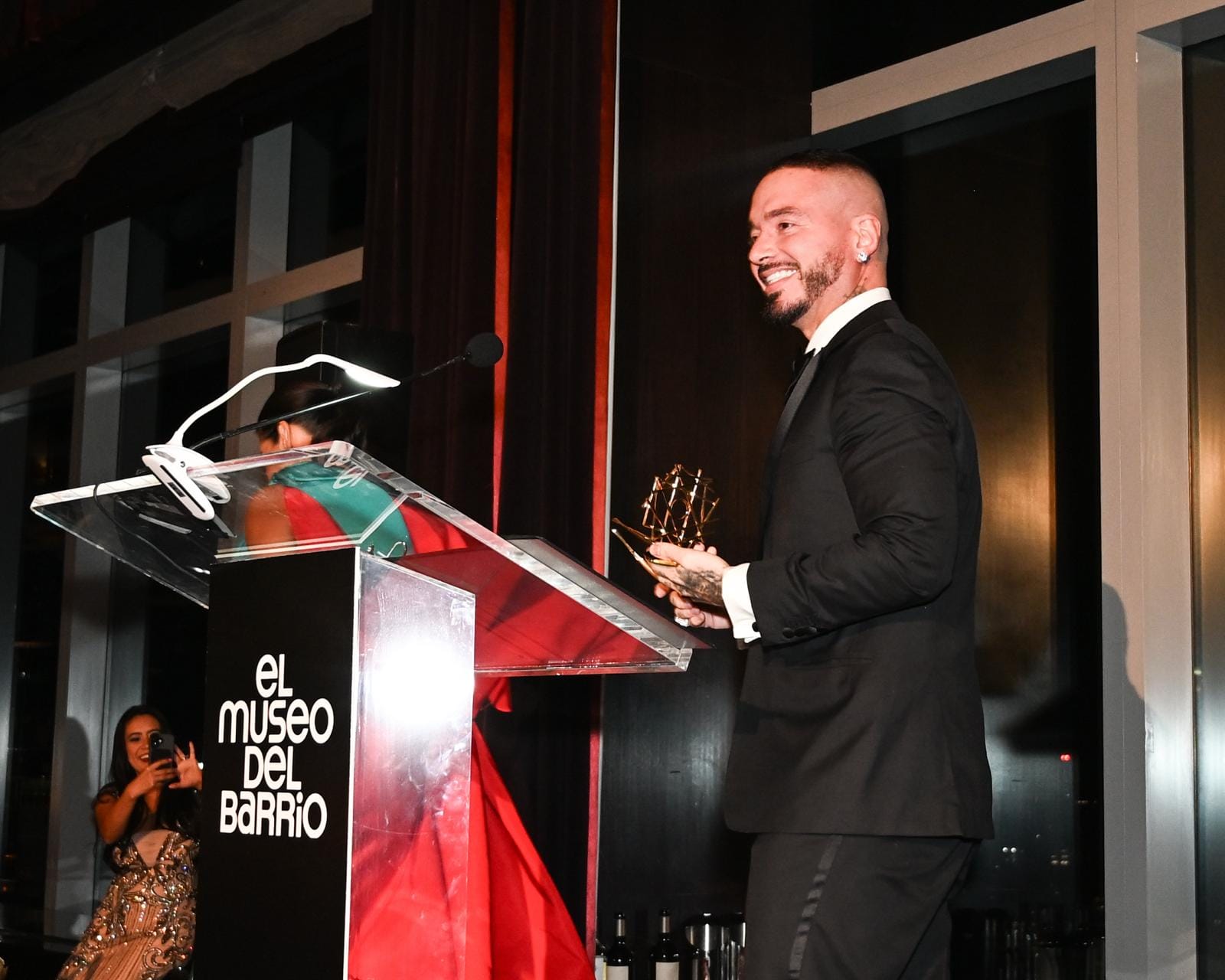 J Balvin recibe homenaje en Nueva York por su aporte a la cultura latina