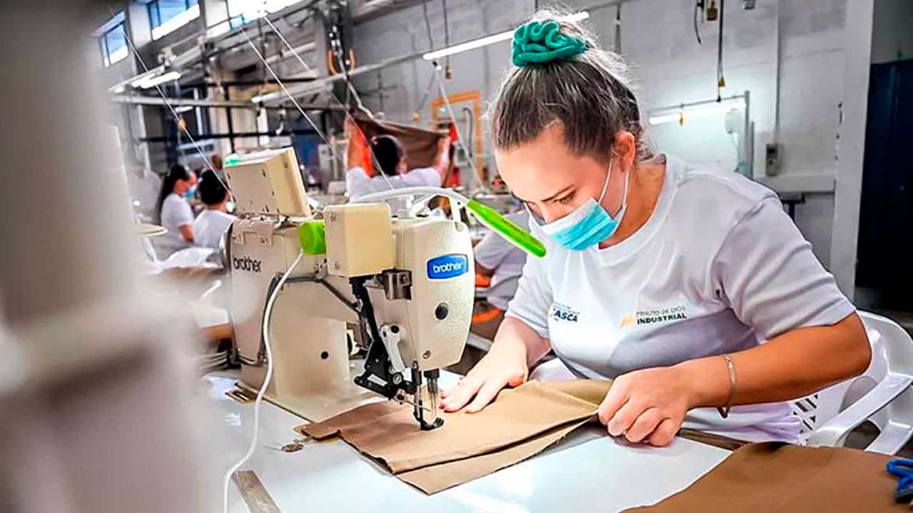 Exportaciones industriales crecieron 7,4% en marzo de 2026 y llegaron a US$957,9 millones