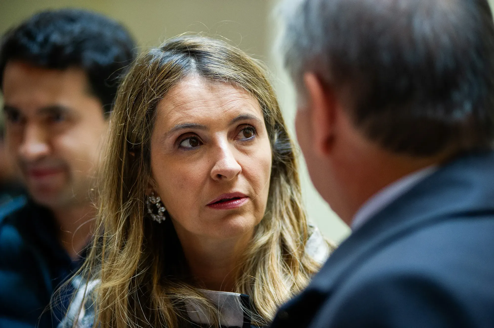Un café a cambio de unos cuantos miles de votos. La invitación de Paloma Valencia a Sergio Fajardo ¿Estará desesperada?