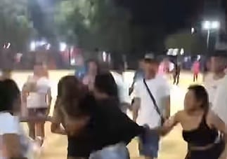 Más puños y patadas que goles: batalla campal frenó partido femenino en Barrancabermeja