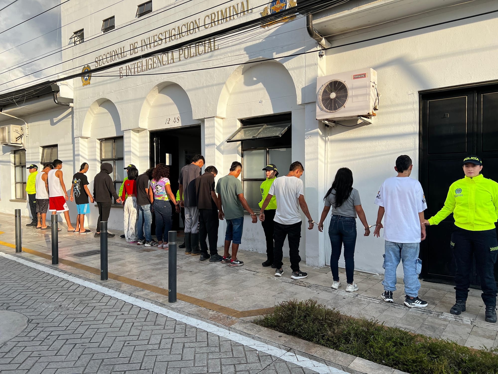 Caen dos presuntos integrantes del Tren de Aragua y nueve delincuentes más en Bucaramanga