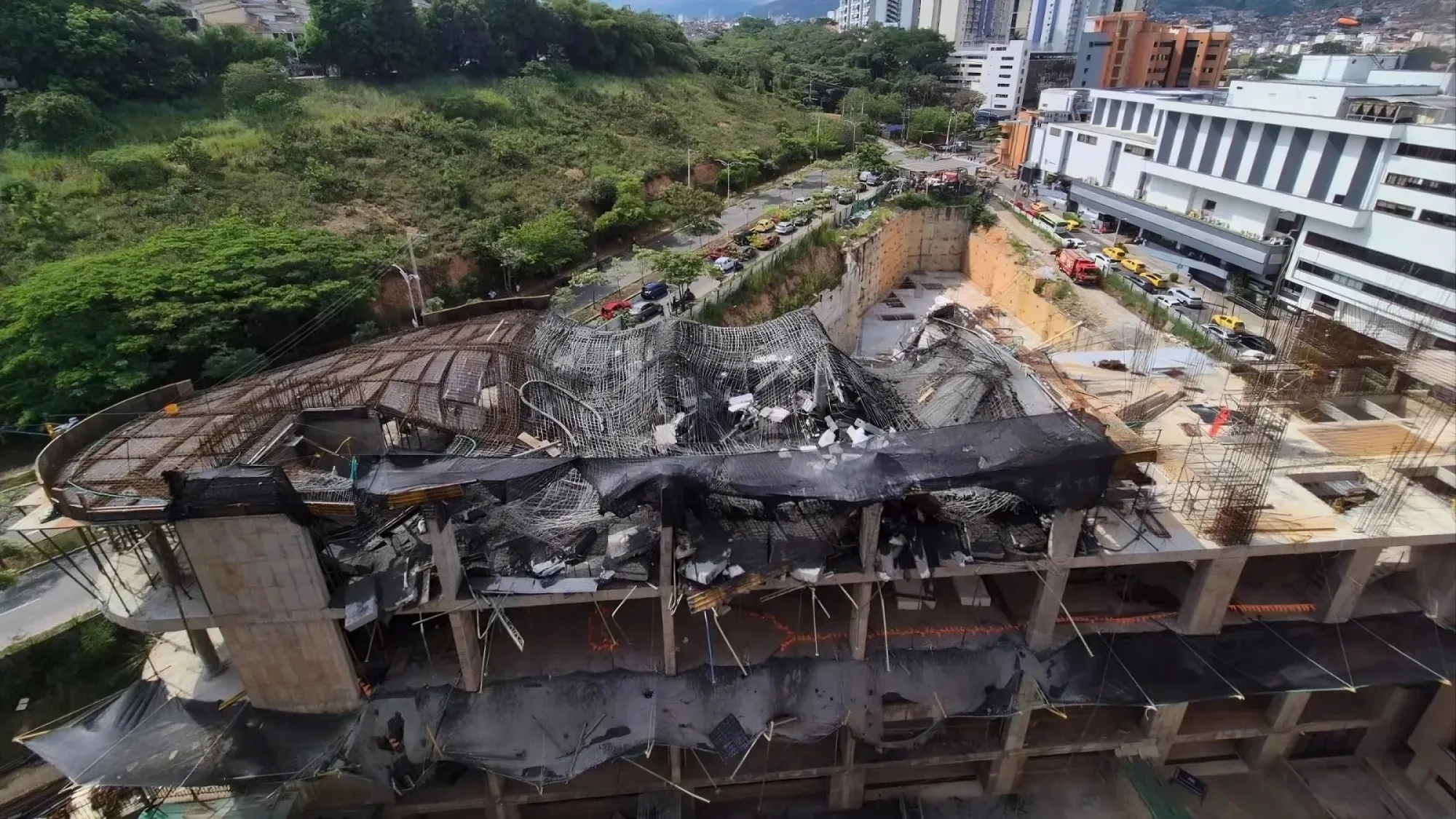 “Lamentamos profundamente lo ocurrido”: constructora se pronunció tras colapso de obra en Floridablanca