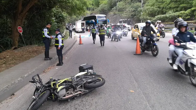 Mujer murió tras ser arrollada por un vehículo en la vía Piedecuesta- Floridablanca