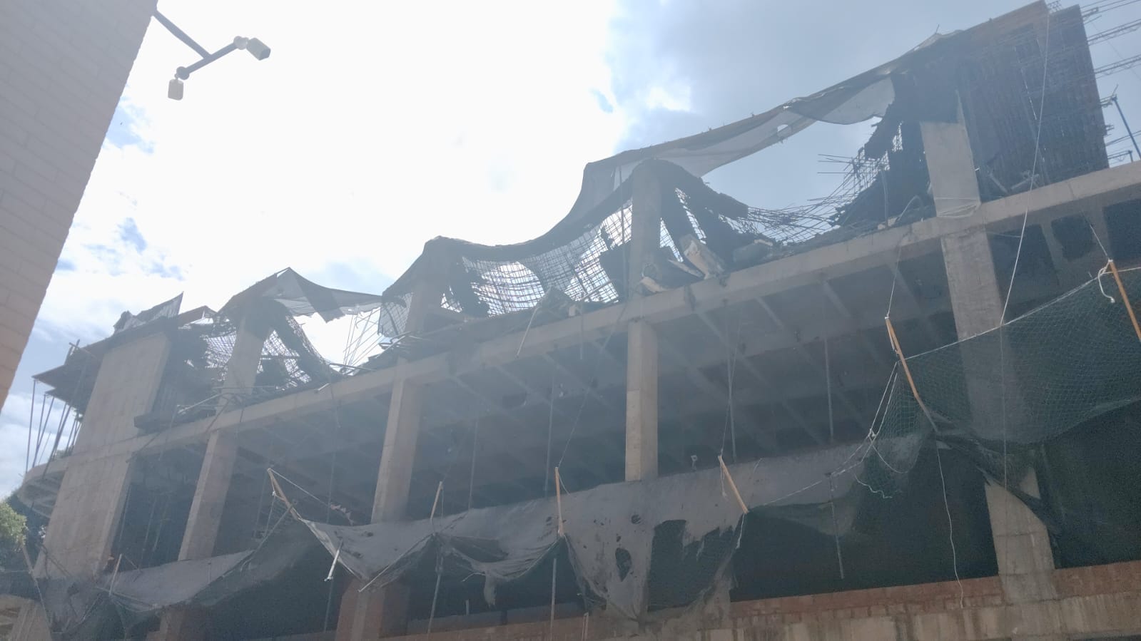 Colapso de placa en construcción dejó obreros atrapados y varios heridos en Floridablanca
