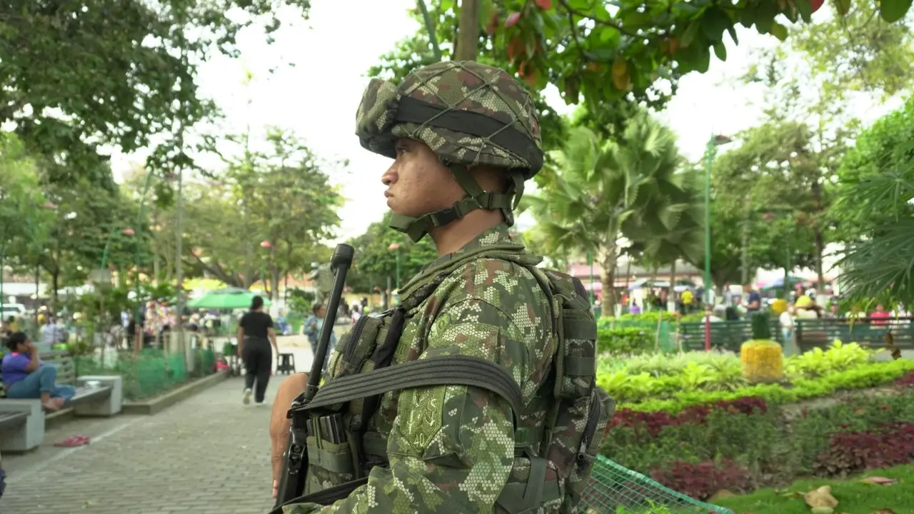 Votaciones para las presidenciales con fuerte seguridad en Santander