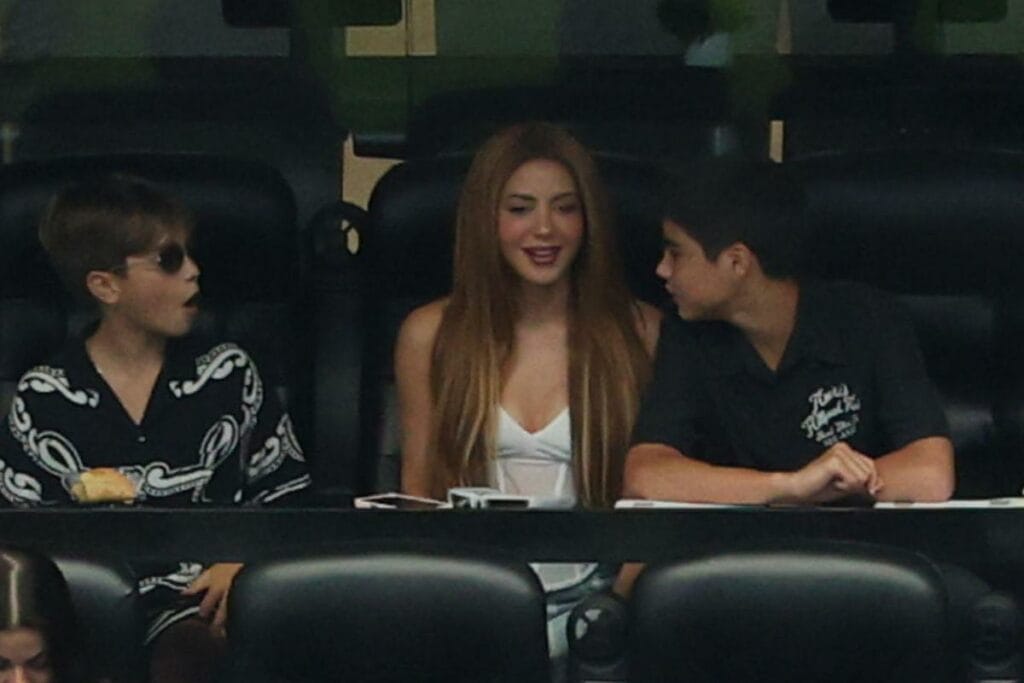 Shakira se robó las miradas en el Mundial junto a Milan y Sasha
