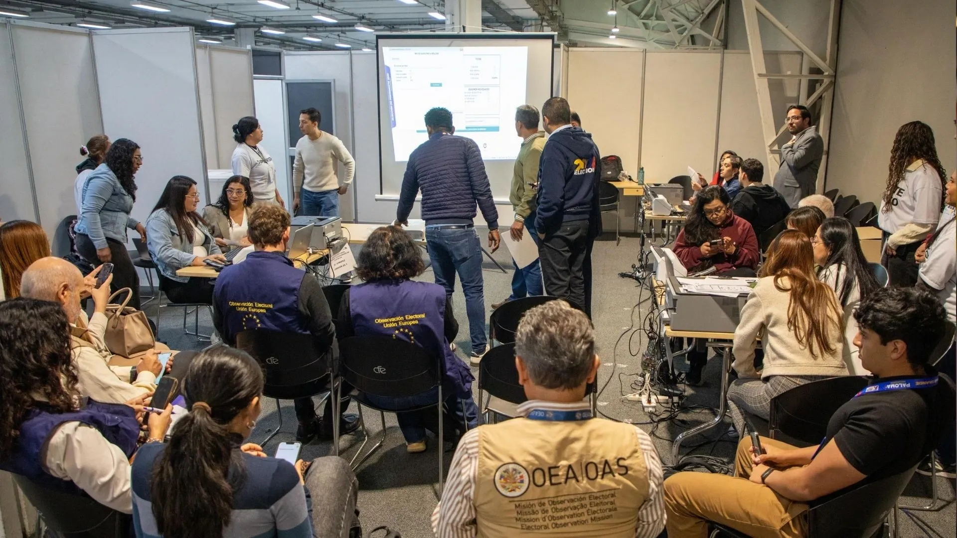ÚLTIMA HORA - Finalizo el Escrutinio: jueces ratifican que preconteo coincidió en un 99,997 % con las cifras oficiales