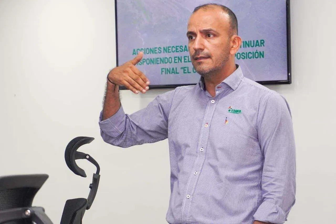 Contrato dudoso tiene contra las cuerdas a exgerente de la EMAB