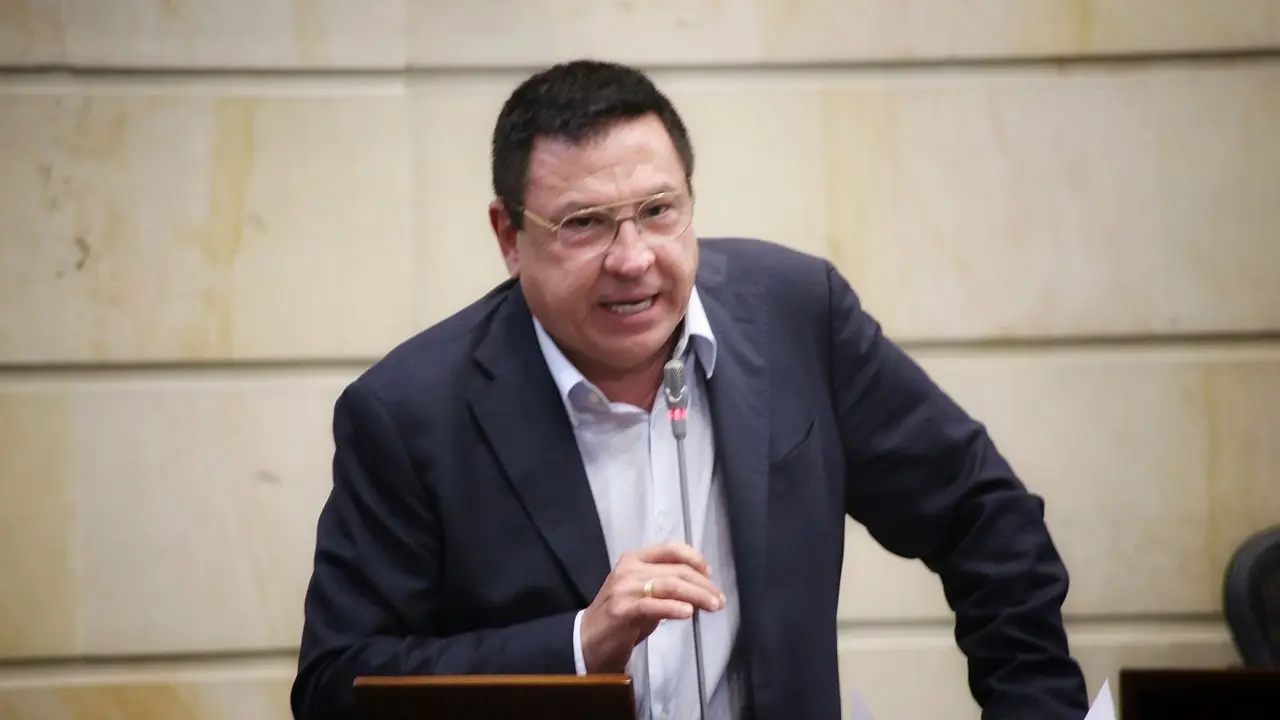 Miguel Ángel Pinto deja el Senado tras 12 años de protagonismo legislativo y fuertes choques con el Gobierno Petro