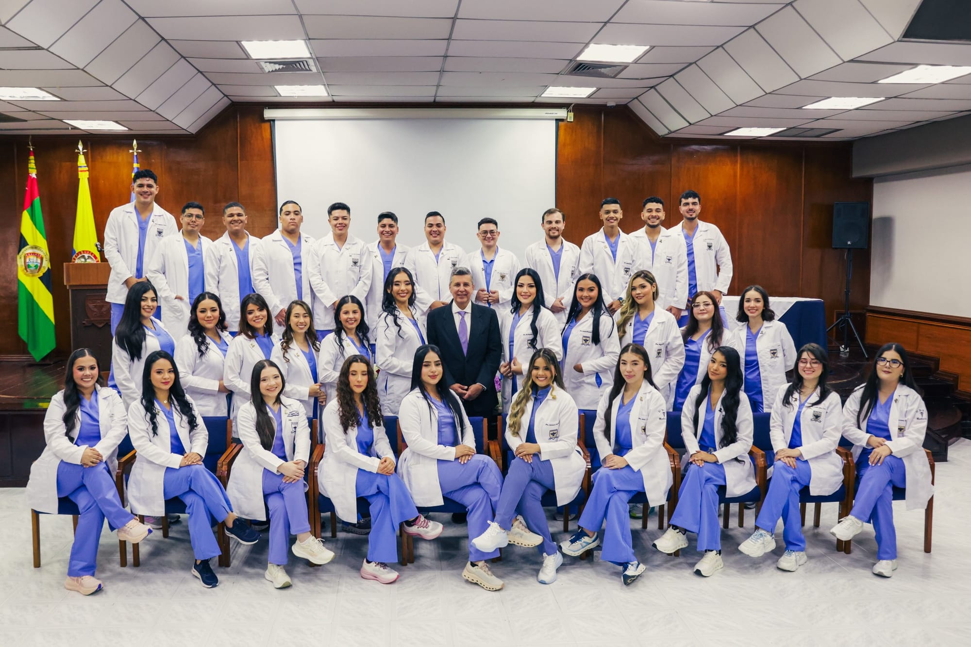 Imposición de Bata a estudiantes de Medicina UDES