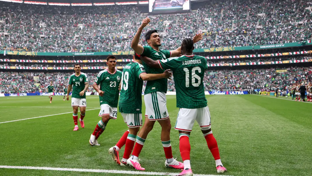 Mexico comenzó su fiesta con triunfo 2-0 sobre Sudáfrica