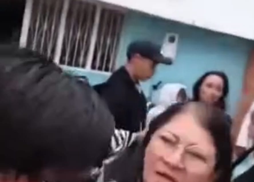 Senadora de las Farc pasó un rato muy amargo en Santander: la echaron de una feria campesina