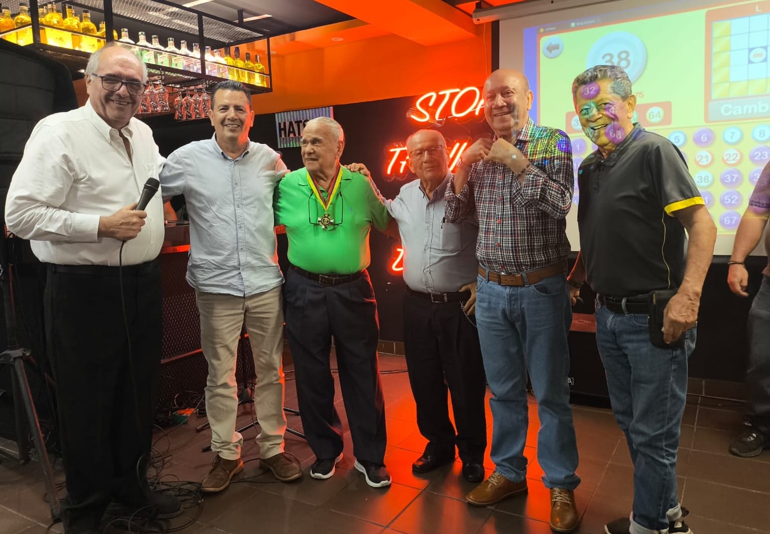 Reconocimiento al periodista Abelardo Navarro Ríos