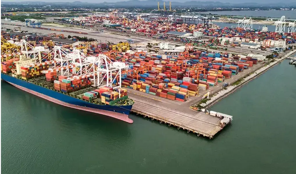 Exportaciones colombianas desde las zonas francas aumentaron 35,7%