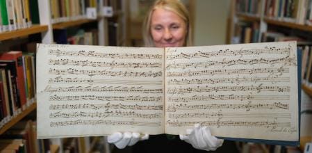 Hallan en París manuscrito inédito de Mozart