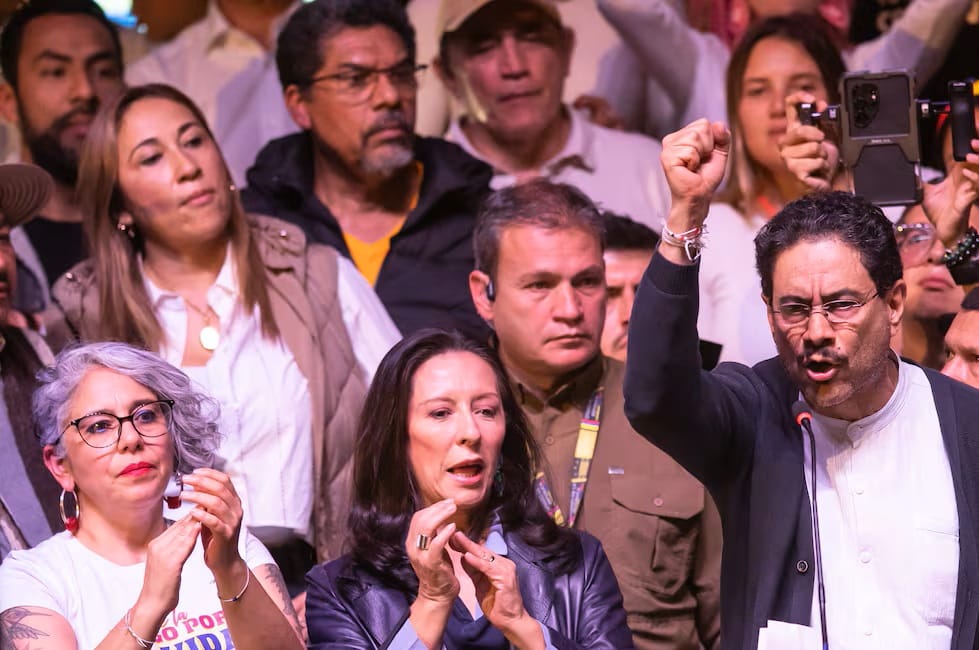 Iván Cepeda no reconoce los resultados del preconteo y anuncia impugnación de 33.000 mesas